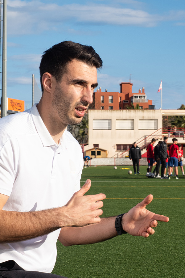 Andrés Díez en campo de futbol